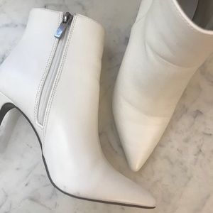 Pointed Toe Ankle Bootie