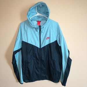Nike wind breaker. Vintage look.