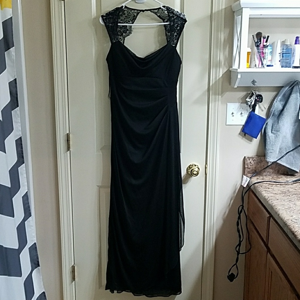 NWOT Gorgeous Classic Formal Dress