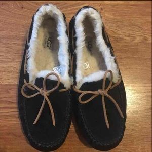 Ugg Dakota moccasins