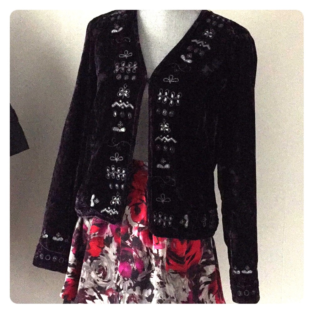 CHICO’S Embroidered Purple Velvet Blazer
