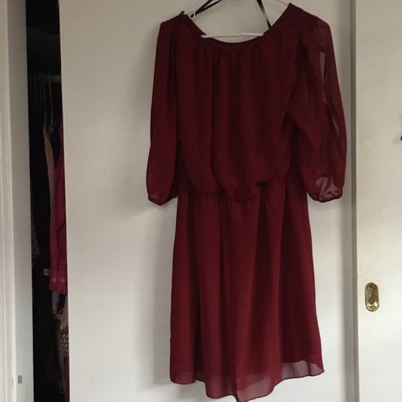 Red dress - Picture 1 of 2