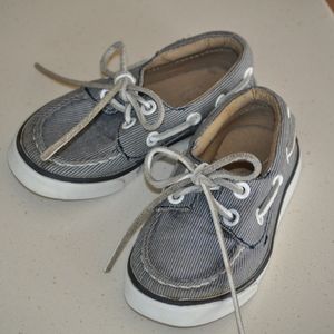 size 6 Janie and Jack Canvas Boat Shoes