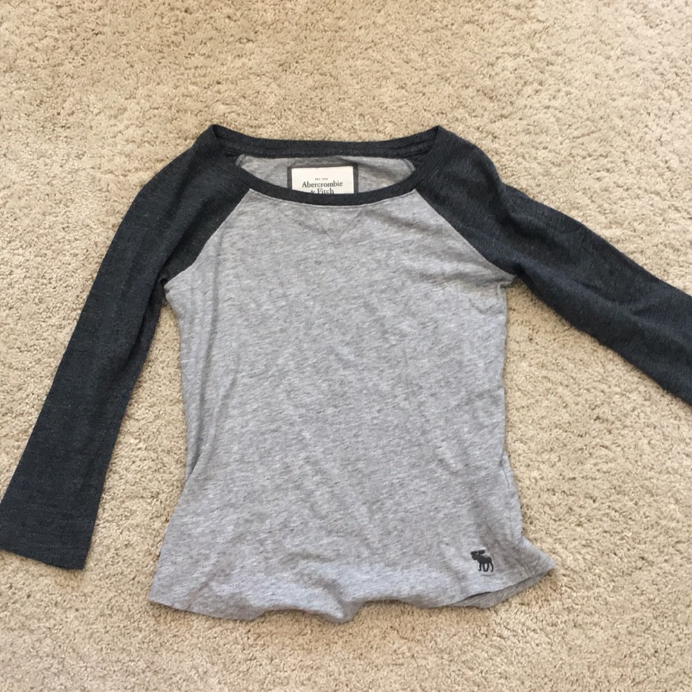 Used, but in still good condition baseball tee