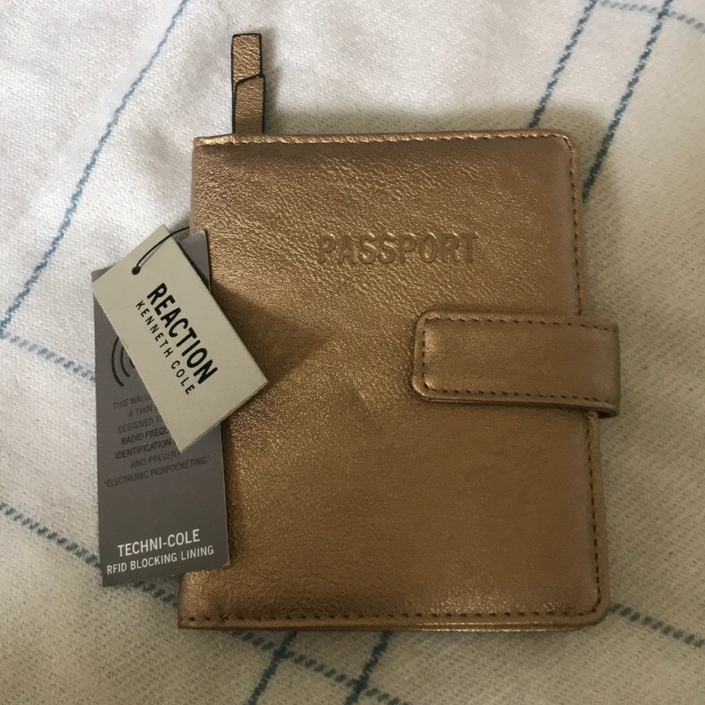 Kenneth Cole Reaction Passport Holder
