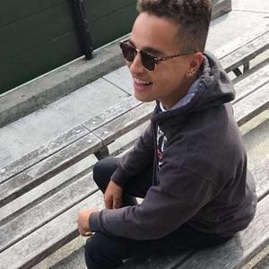 Meet your Posher, Henry