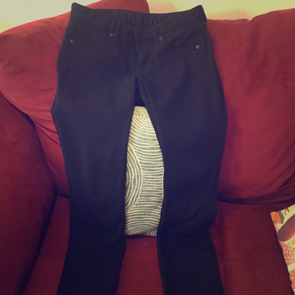 Black narrow leg UNIQLO jeans