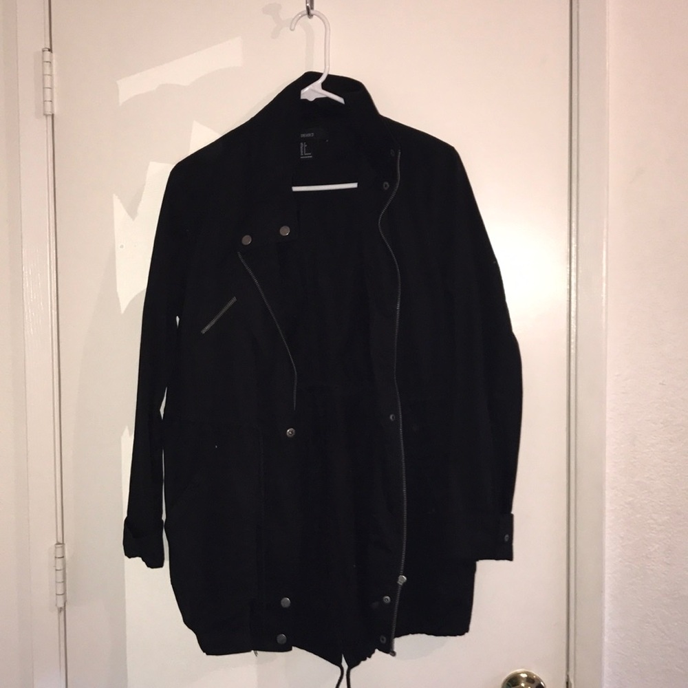 Coat// HARDLY WORN