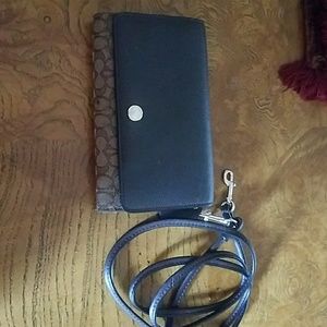 Like New Authentic  Coach Wallet w/ Strap