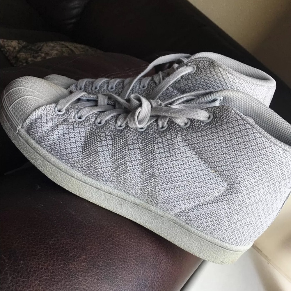 Adidas hightop Sneakers