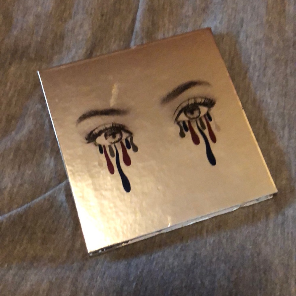 KYLIE COSMETICS HOLIDAY PALLET 2016