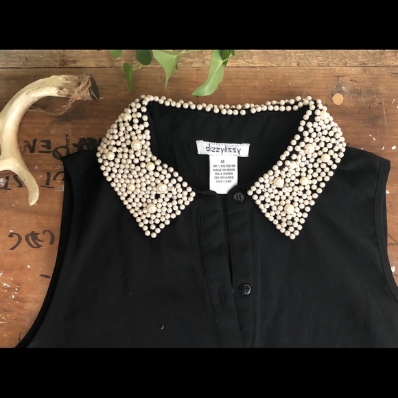 Lightweight Button-up Black Tank with Pearl Collar - Picture 4 of 4