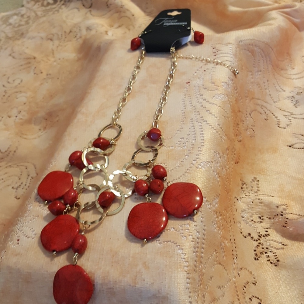 *NWT* Beautiful jewelry set