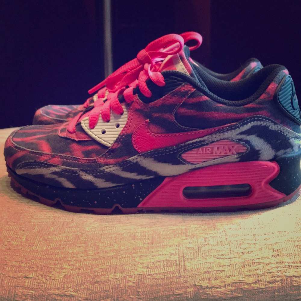 Custom NIKE