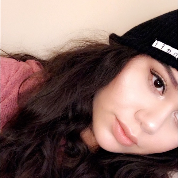 Meet your Posher, Azalea - Picture 1 of 1