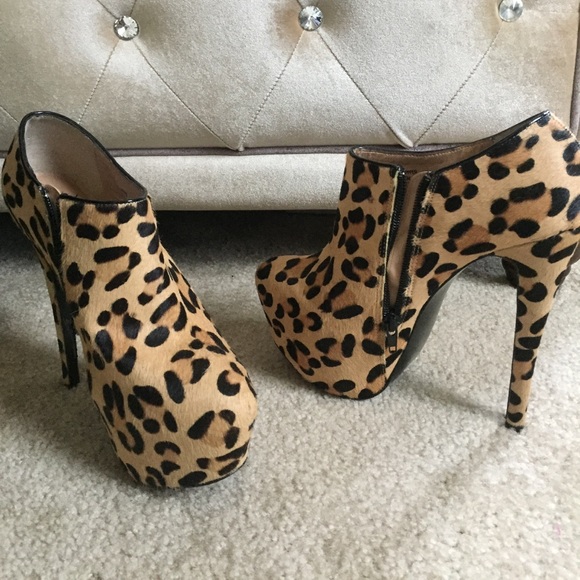 Steve Madden cheetah platform booties - Picture 1 of 5
