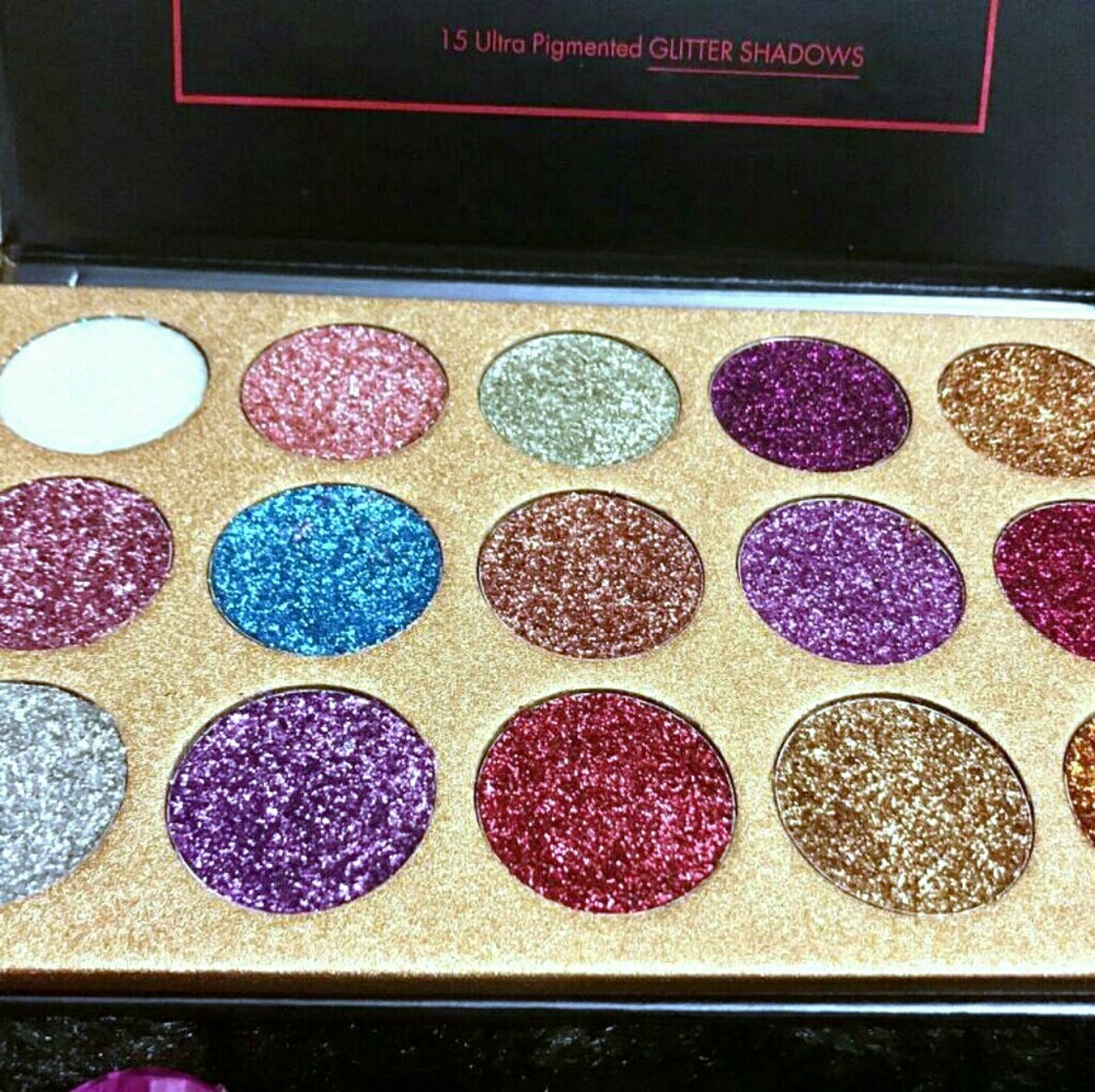 Dime Diva Lash pressed glitter eyeshadow