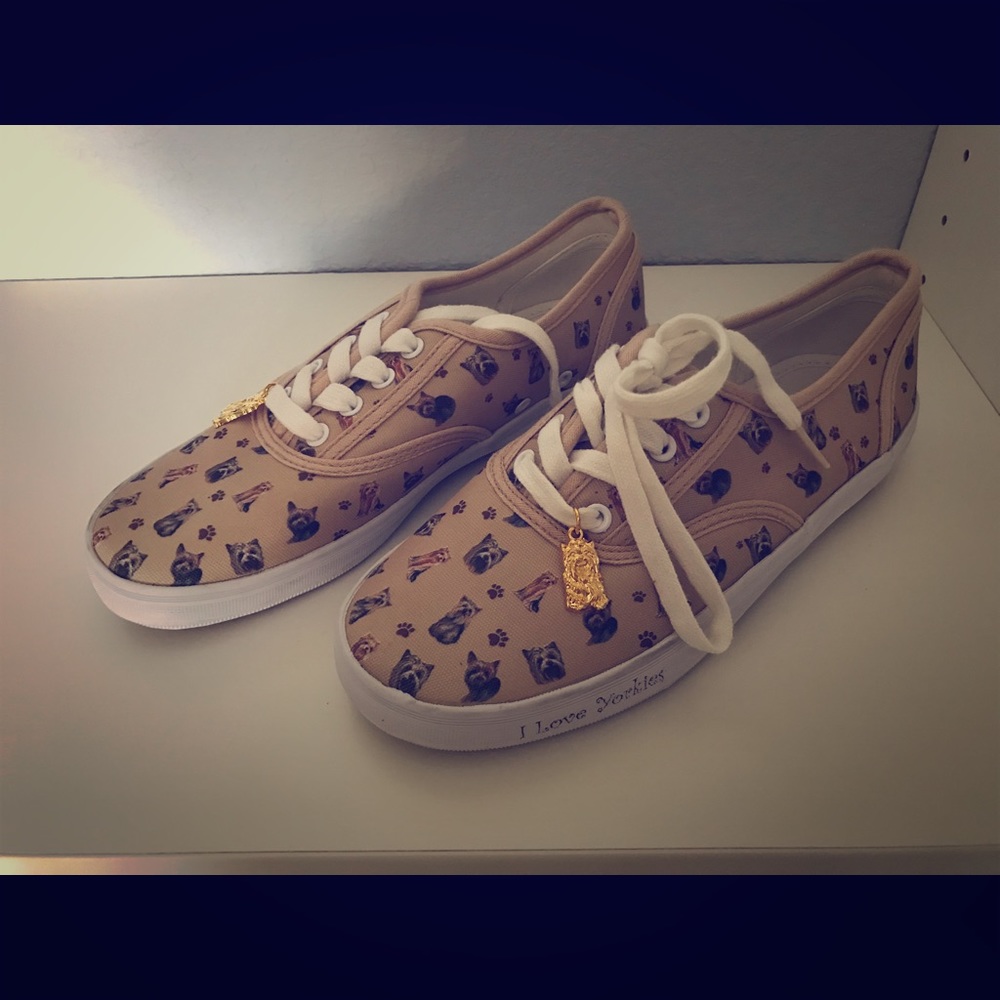 I love Yorkies shoes!