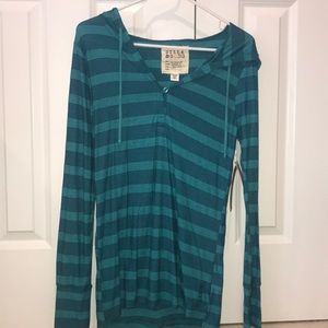 Billabong Long Sleeve Tshirt with a Hood