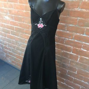 Betsy Johnson embroidered black dress Sz 6