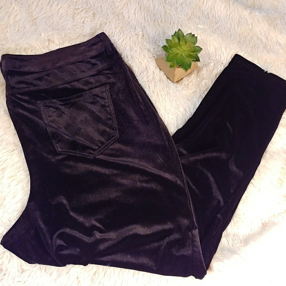 NWOT Black Velvet / Velour Skinny Leg Pants 24W