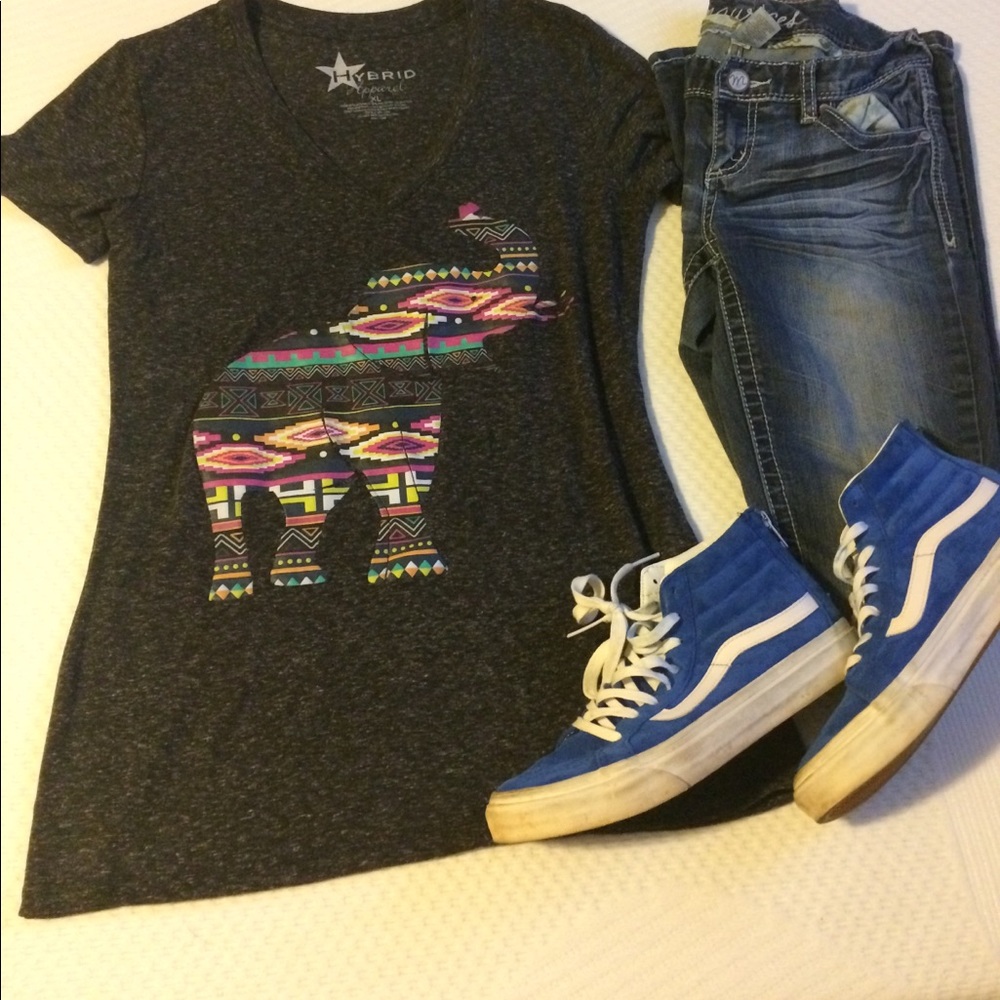 HYBRID APPAREL vneck tee with elephant. So soft!