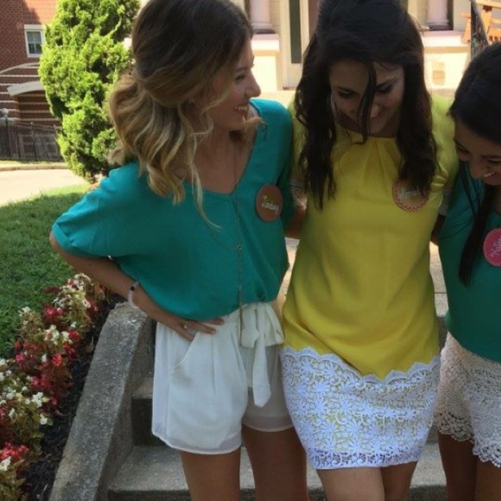 boutique white tie front dress shorts