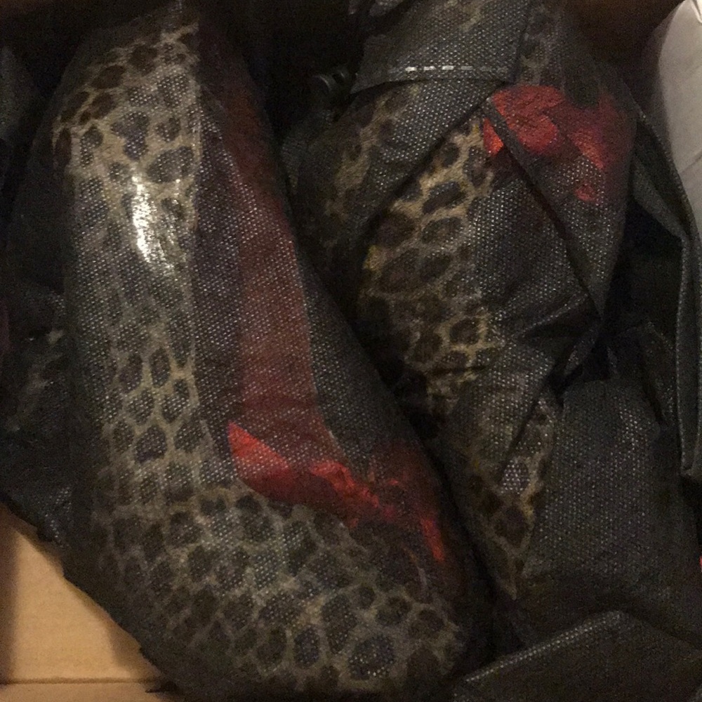 Heels - Picture 2 of 4