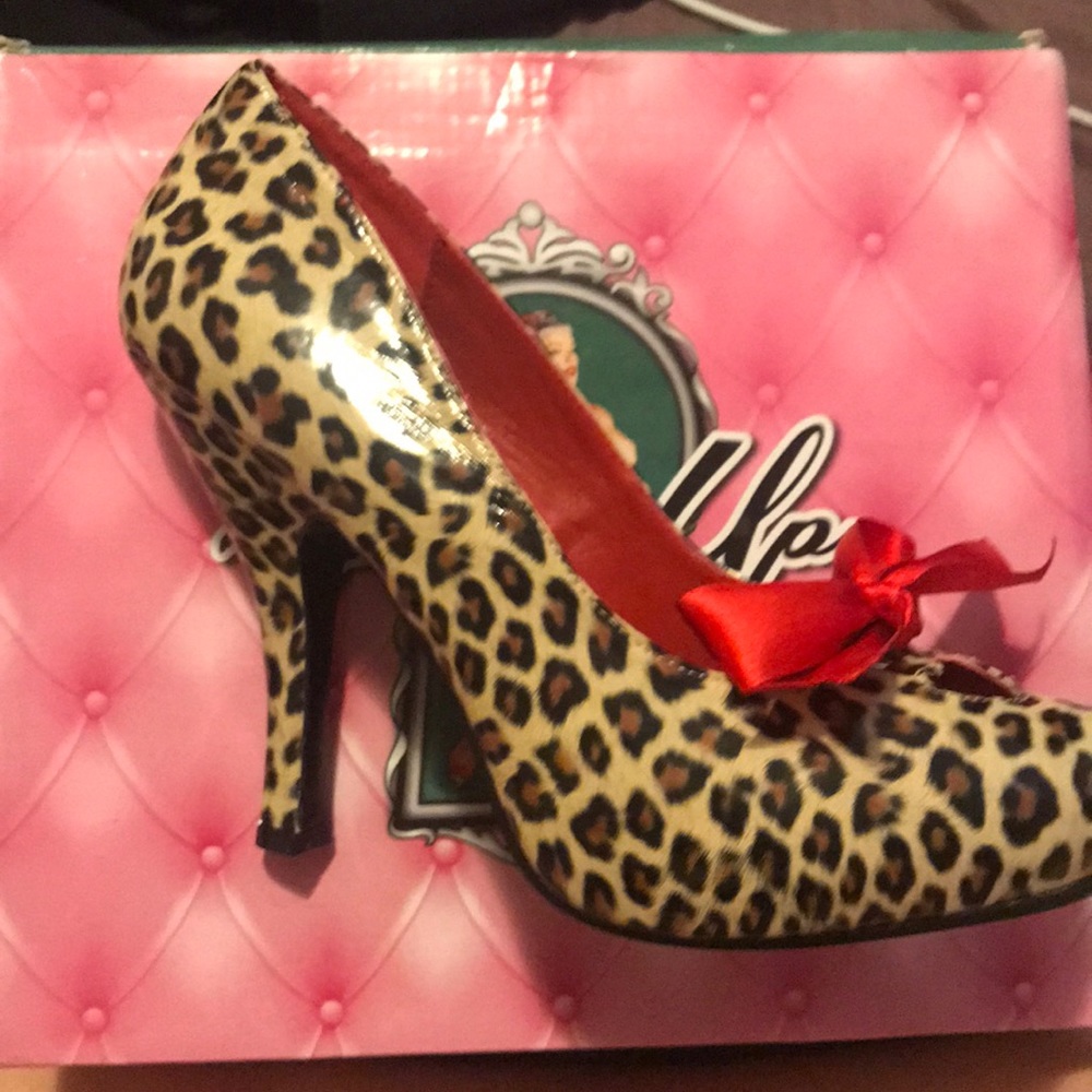 Heels - Picture 3 of 4