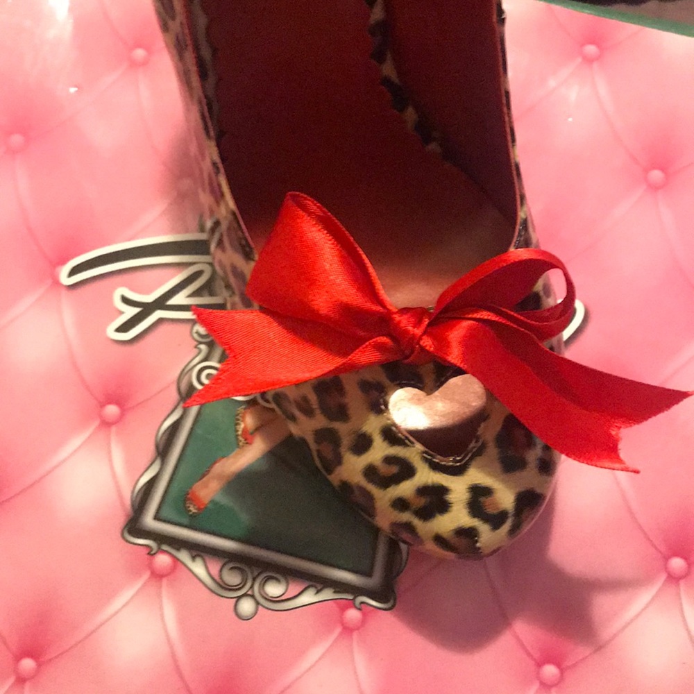 Heels - Picture 4 of 4