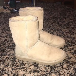 classic sand Uggs