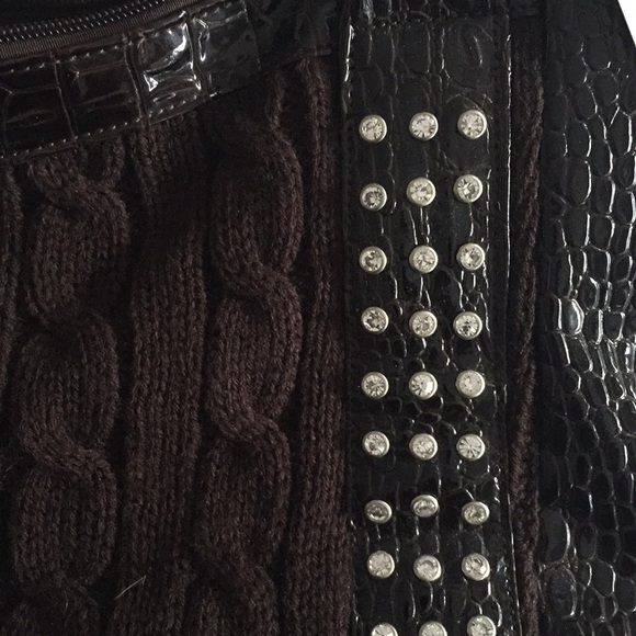 Handbag - Picture 2 of 3