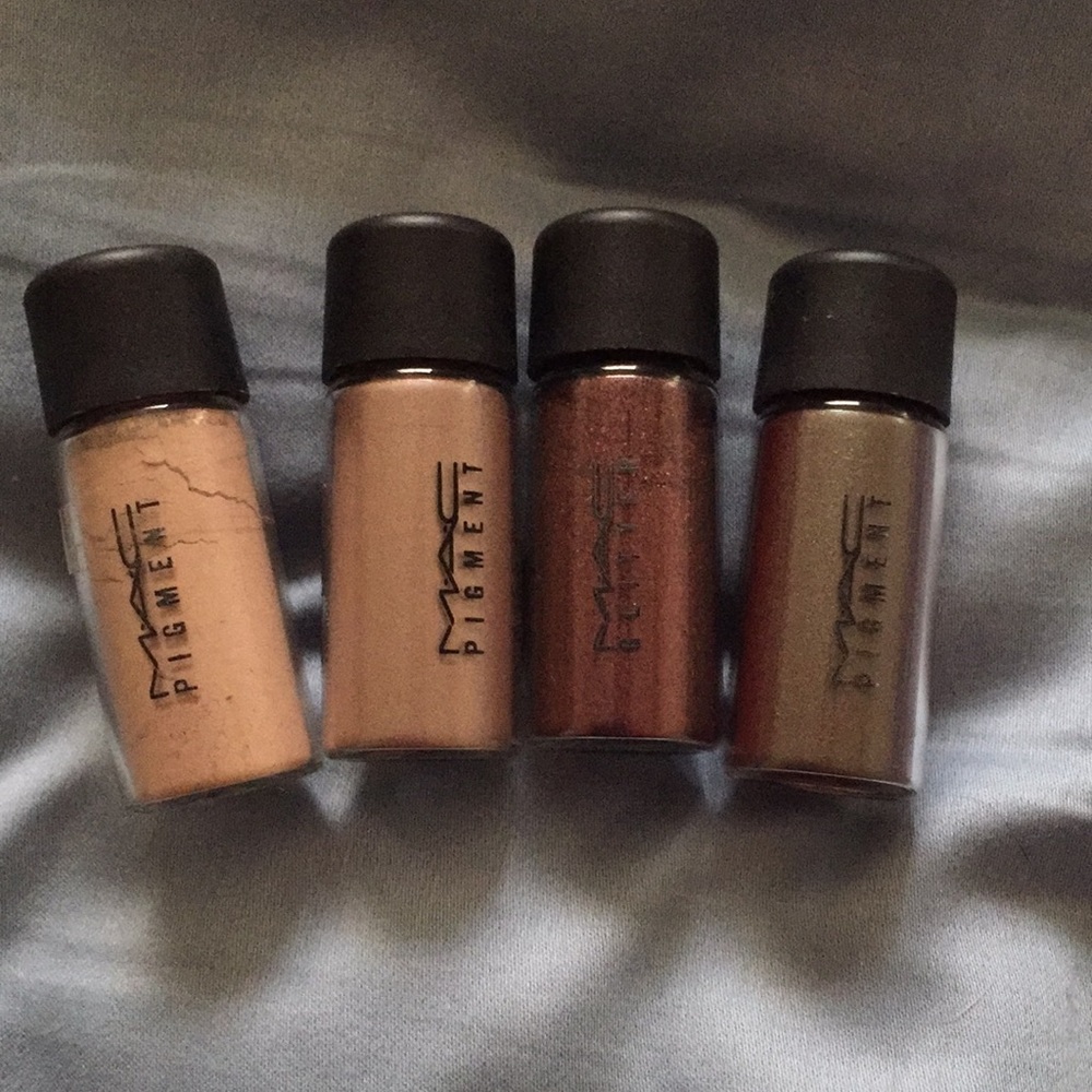 4 MAC pigments