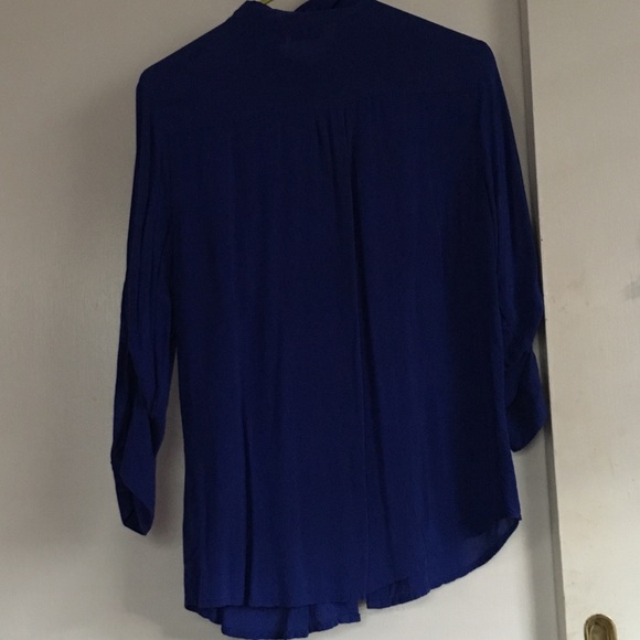Long sleeve blue top - Picture 2 of 2