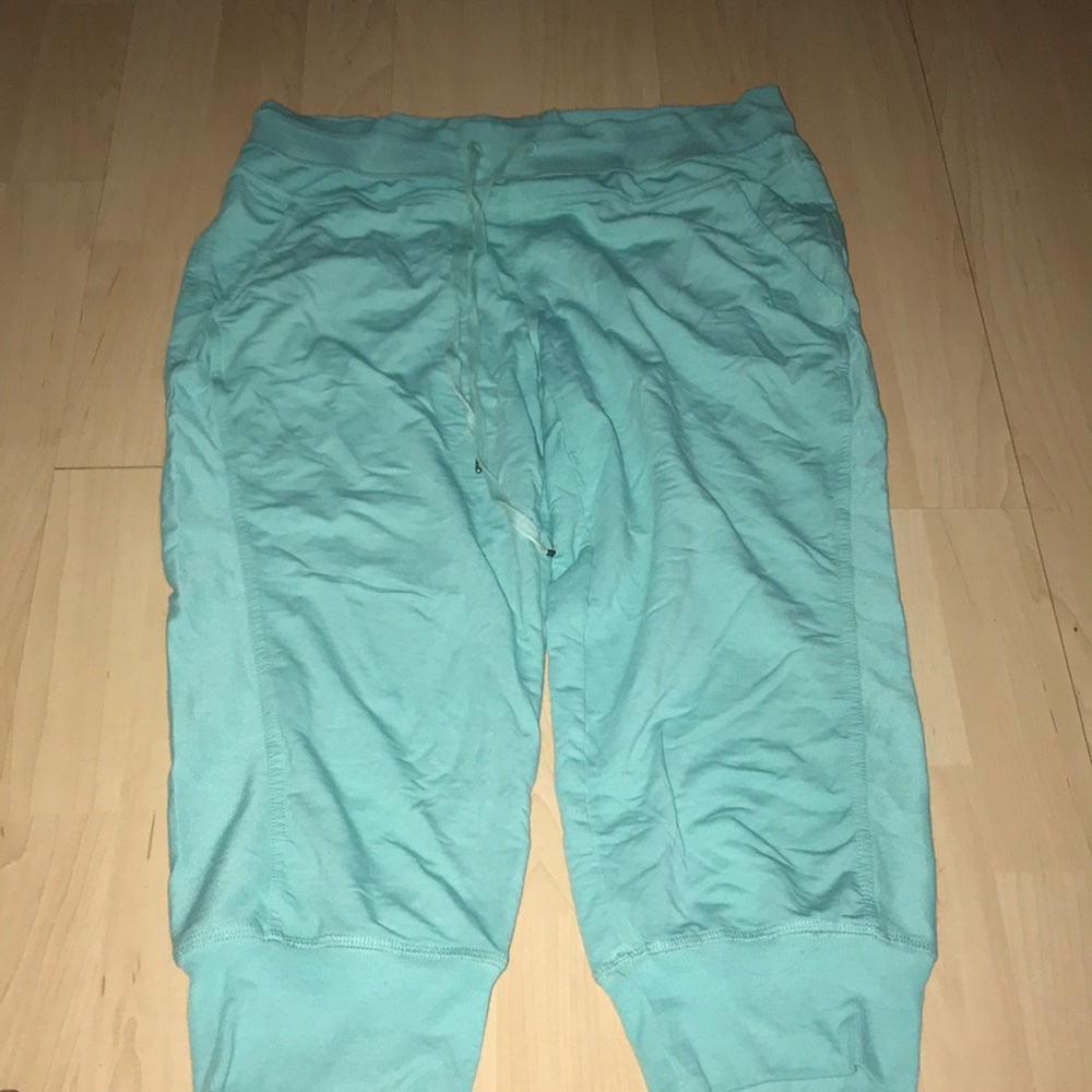 Super comfy Capri workout pants