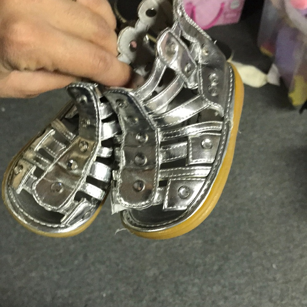 Toddler gladiator sandals with squeakers size 4