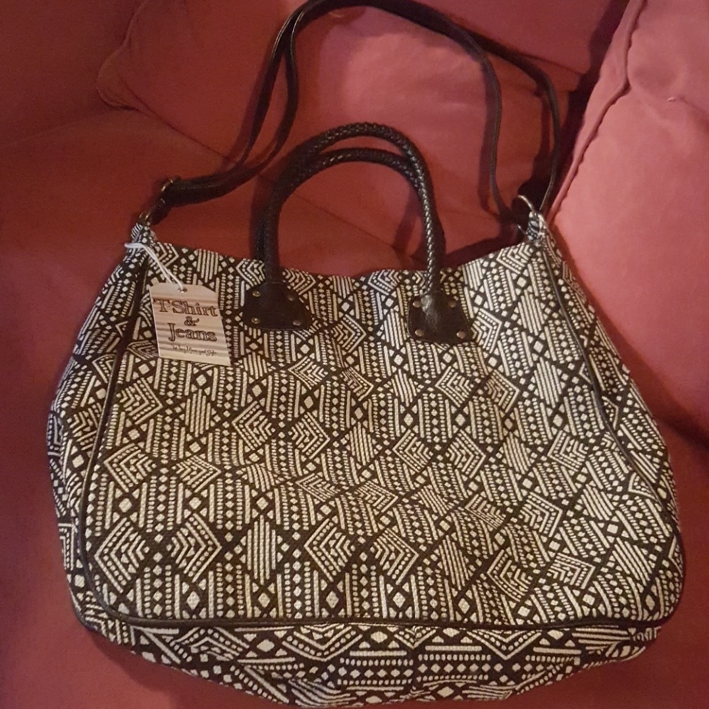 NEW - T-SHIRT & JEANS BAG