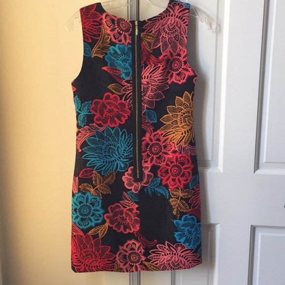 Floral flowy dress - Picture 2 of 5