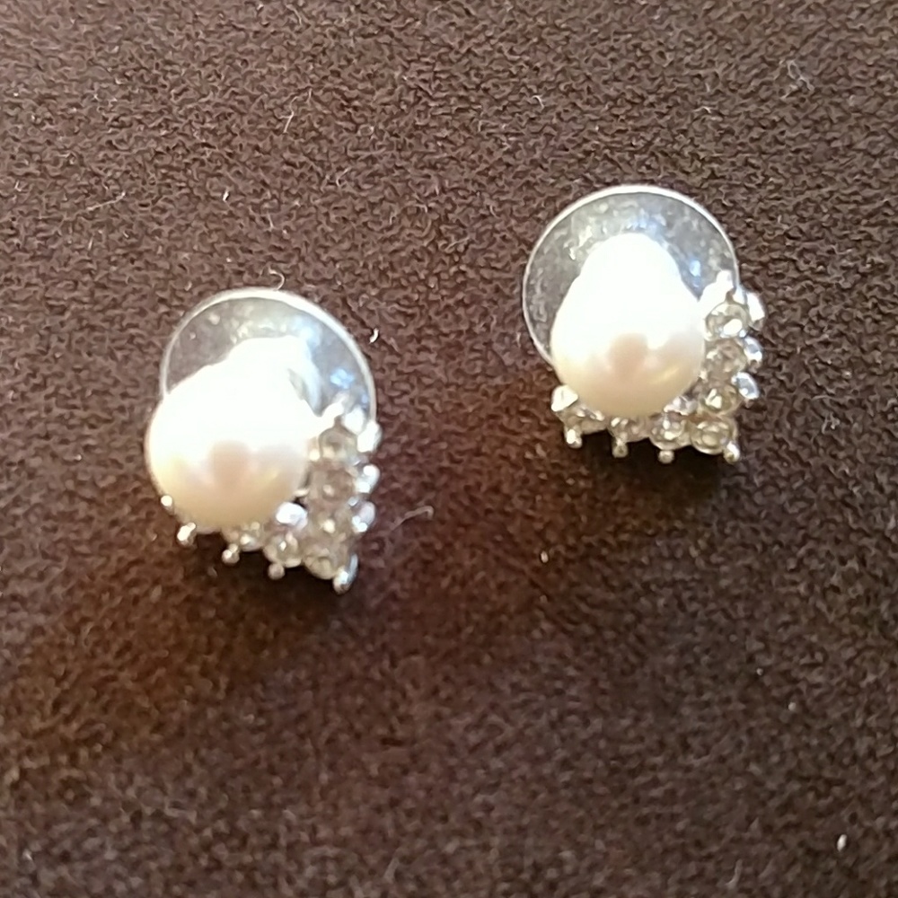 *4 for $15 item*  Earrings