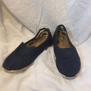 Toms classic shoes
