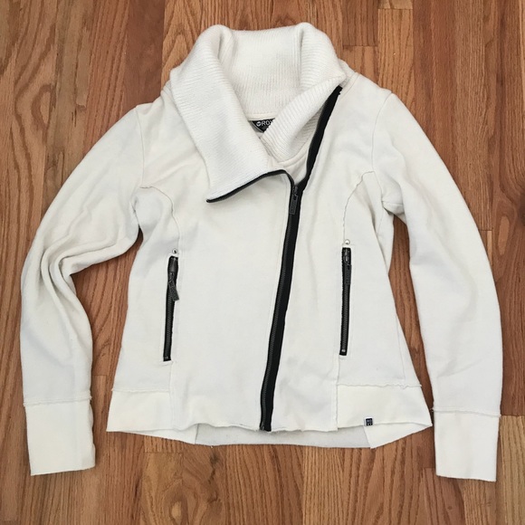 White Roxy sweater - Picture 2 of 5