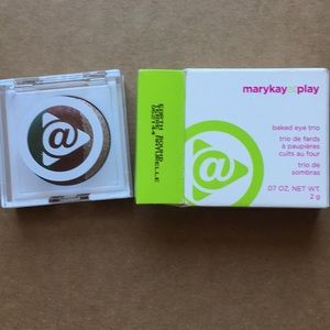 Mary Kay at play eyeshadow trio