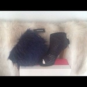 Navy blue open toe booties