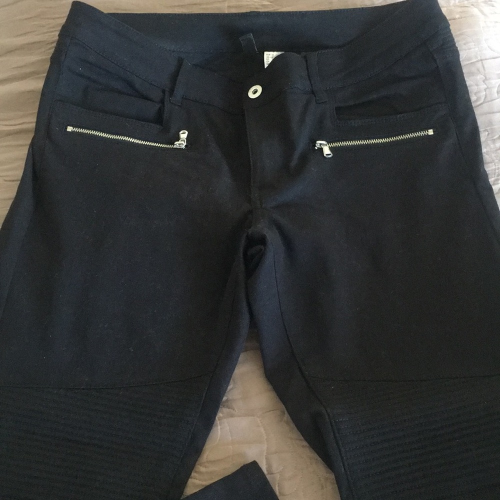 Divided Black Jean with detail