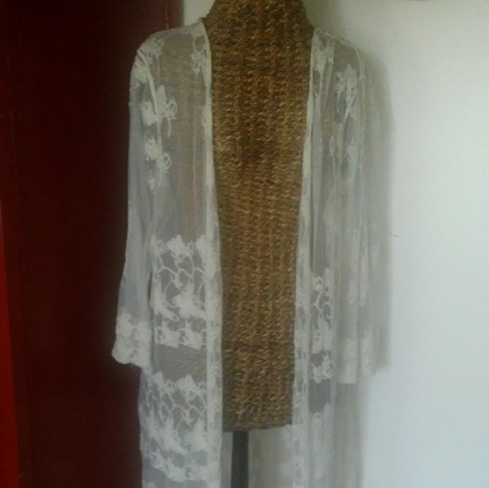 Cato lace kimono