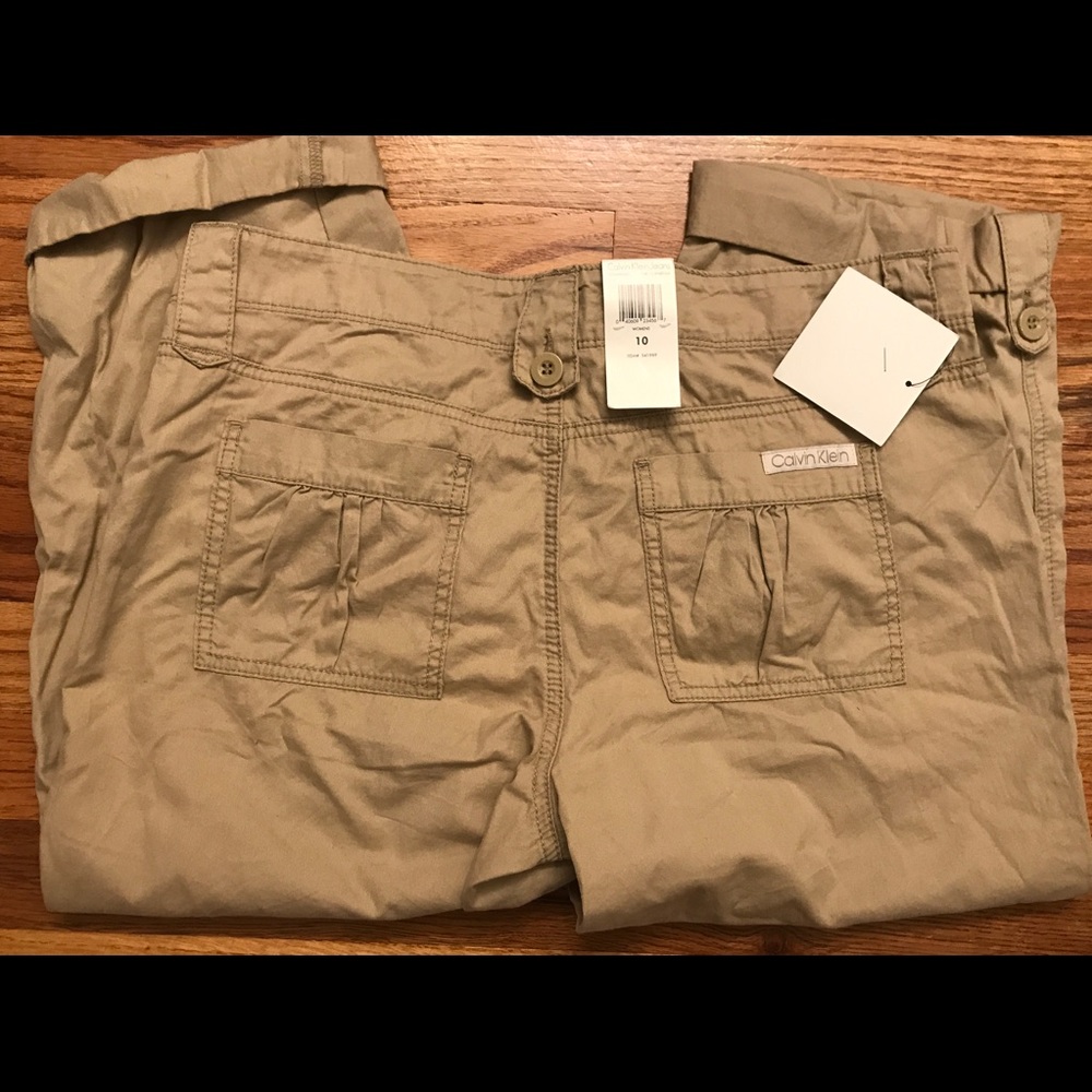 ***New*** Calvin Klein Capri Pants!