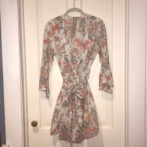 Plum Pretty Sugar floral robe
