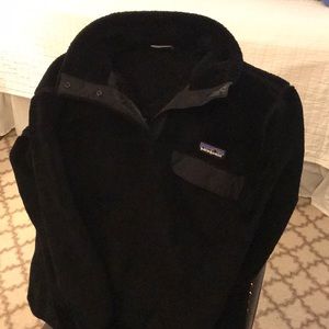 Black Patagonia pull over