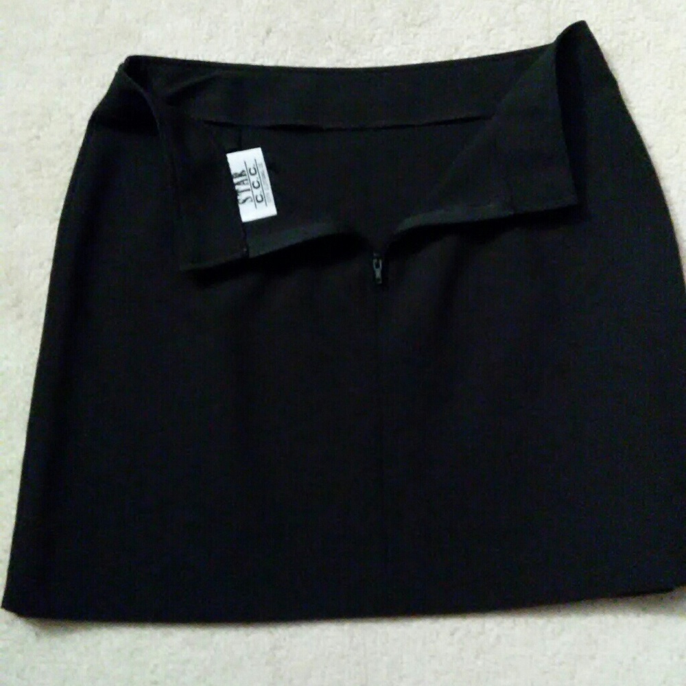 black mini - Picture 3 of 3