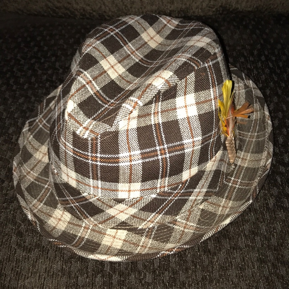 Men’s fedora but cute on women too!!